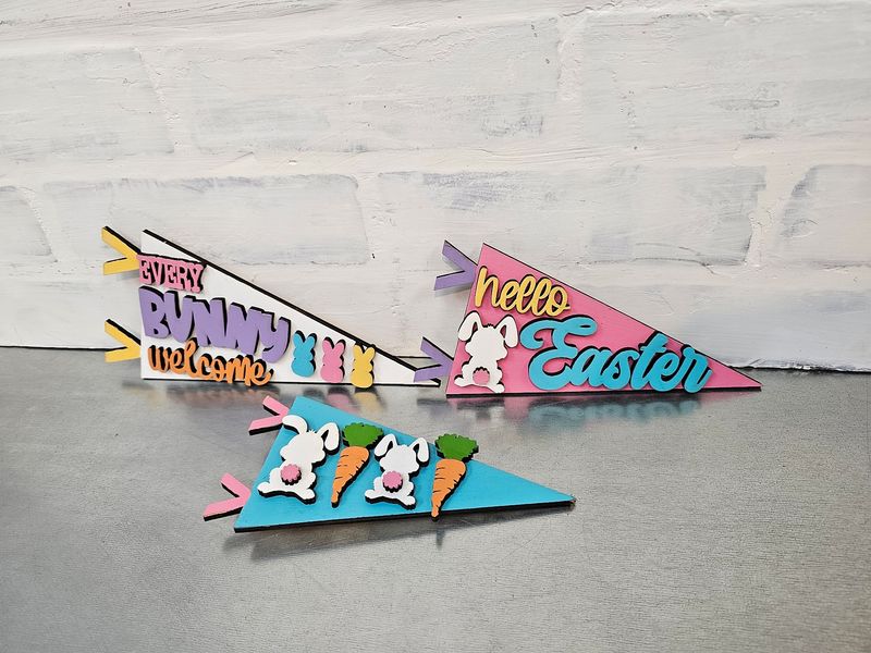CHANGEABLE PENNANT STANDS-EASTER SET ( NO STANDS)