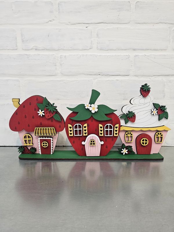 STRAWBERRY HOUSES