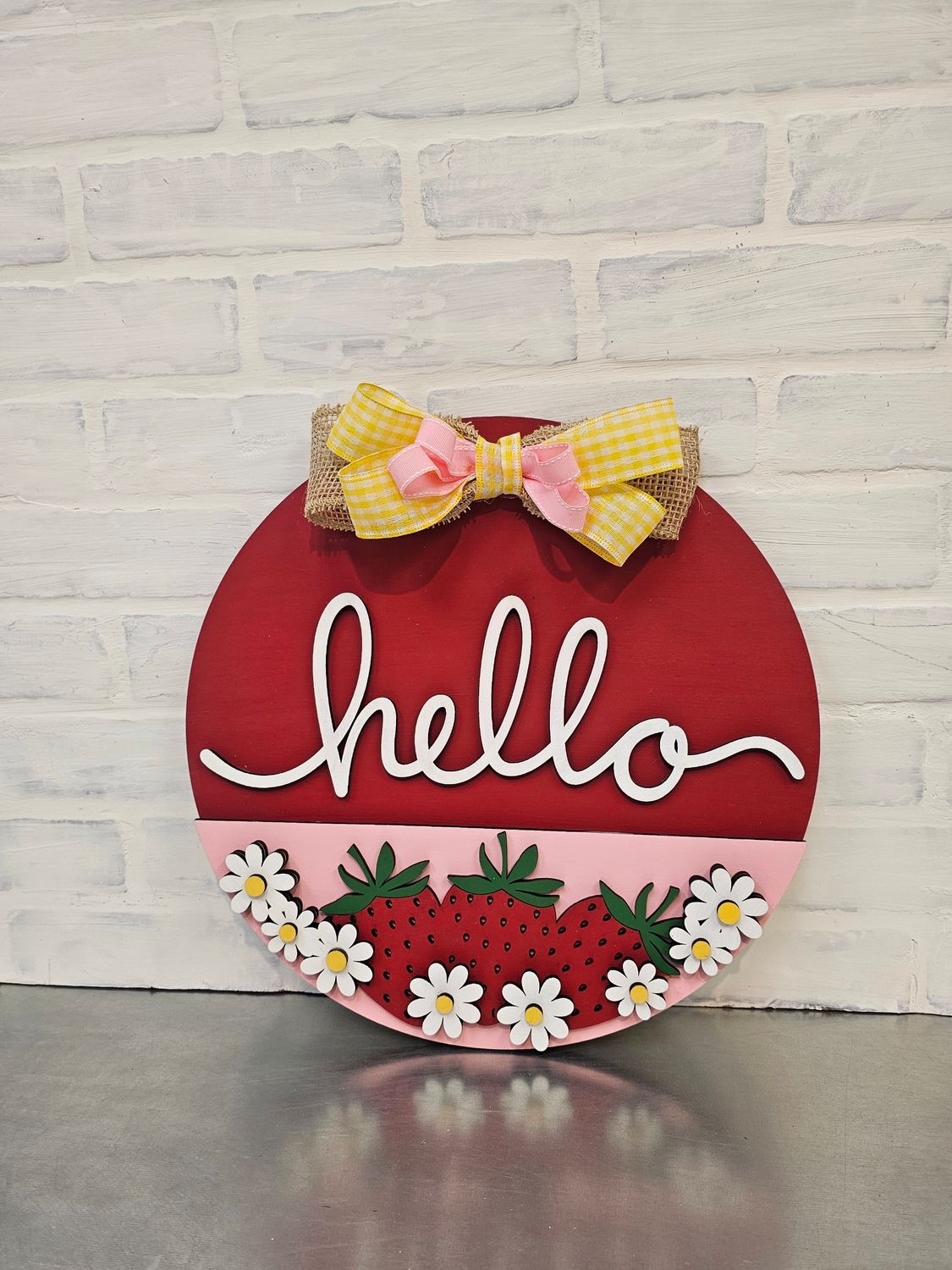 HELLO STRAWBERRY CIRCLE (15&quot;)