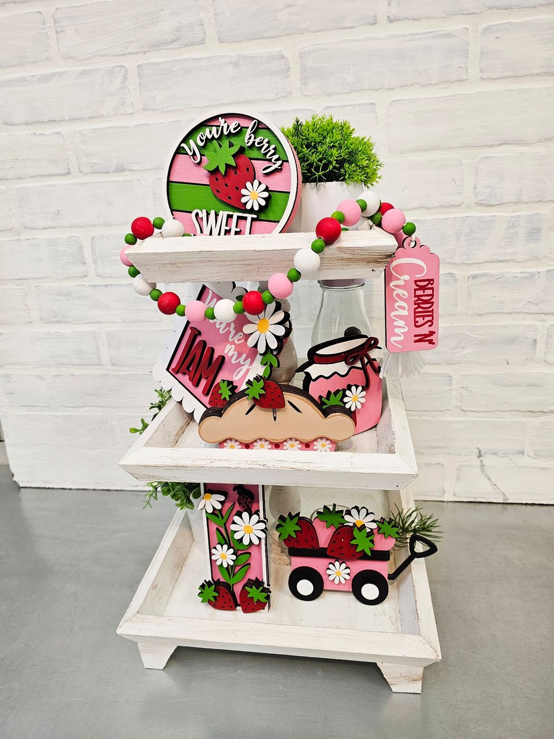 TIERED TRAY-STRAWBERRY &amp; DAISY SET