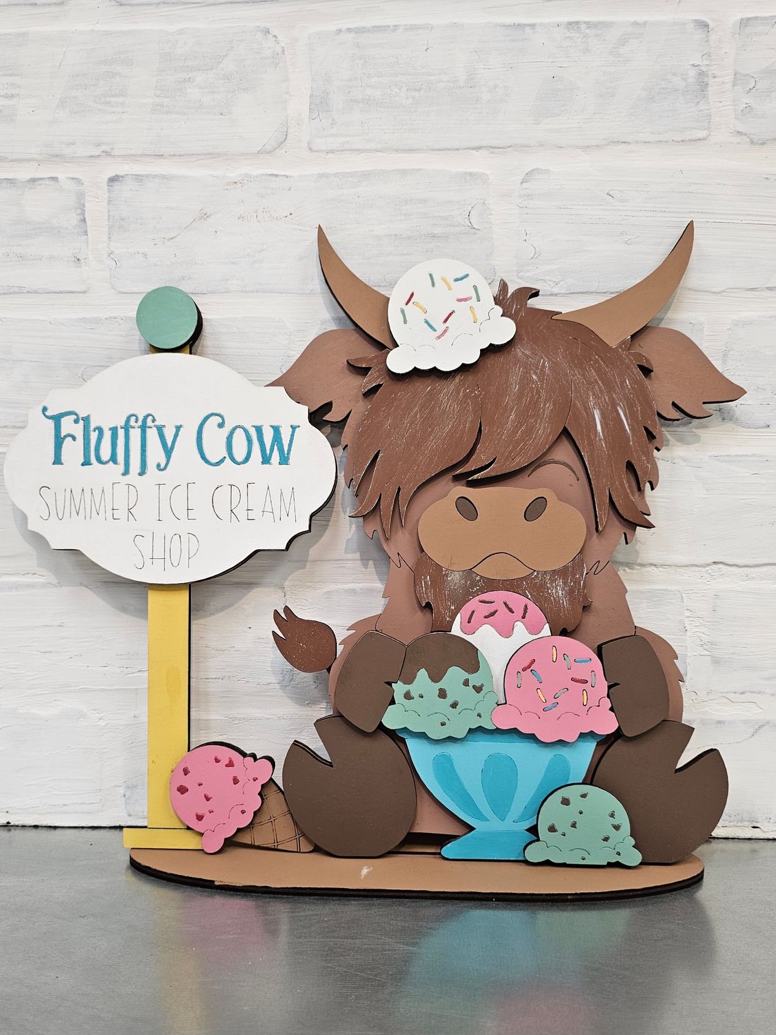 STANDING ICE CREAM HIGHLAND COW
