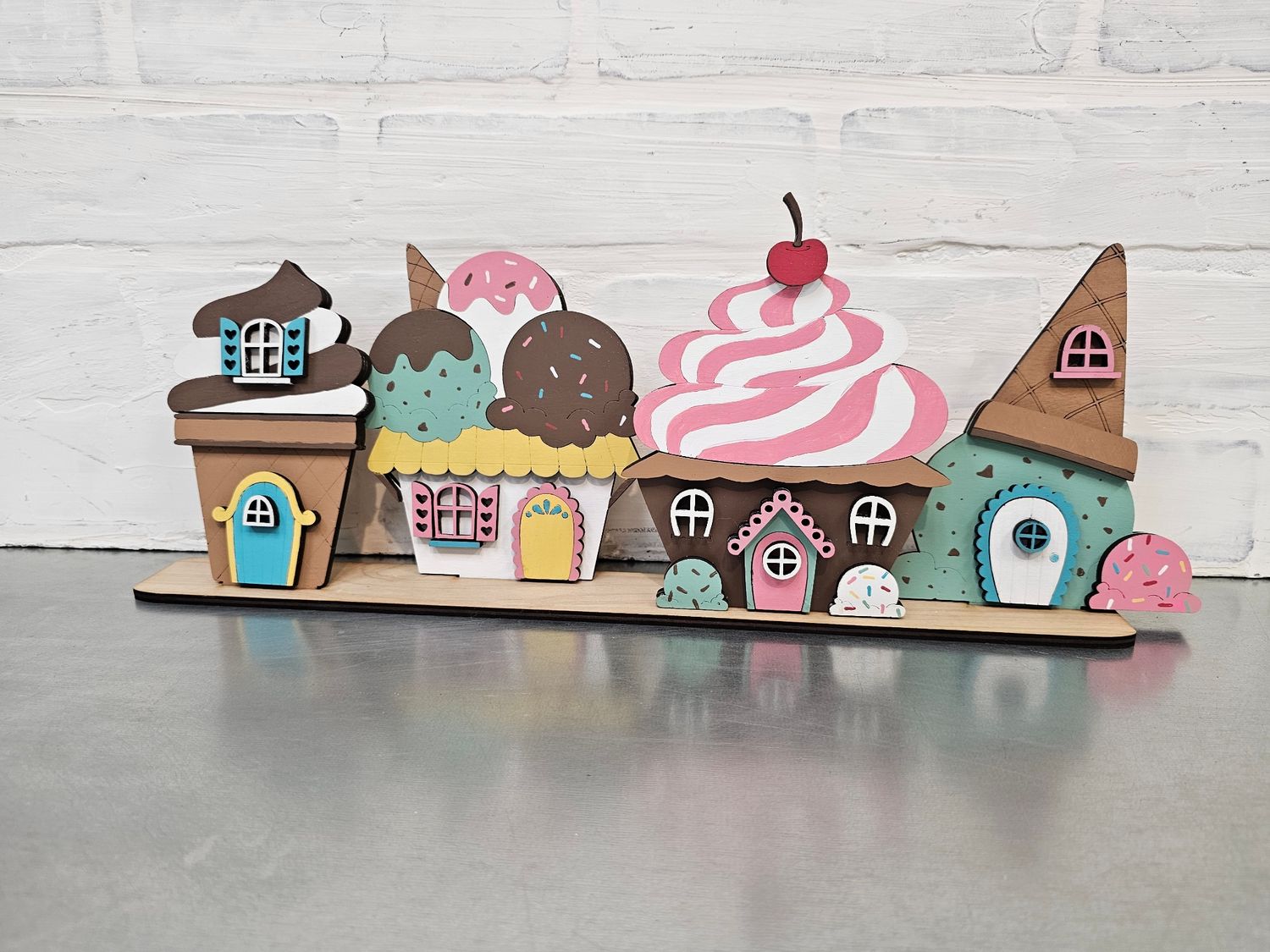 ICE CREAM HOUSES