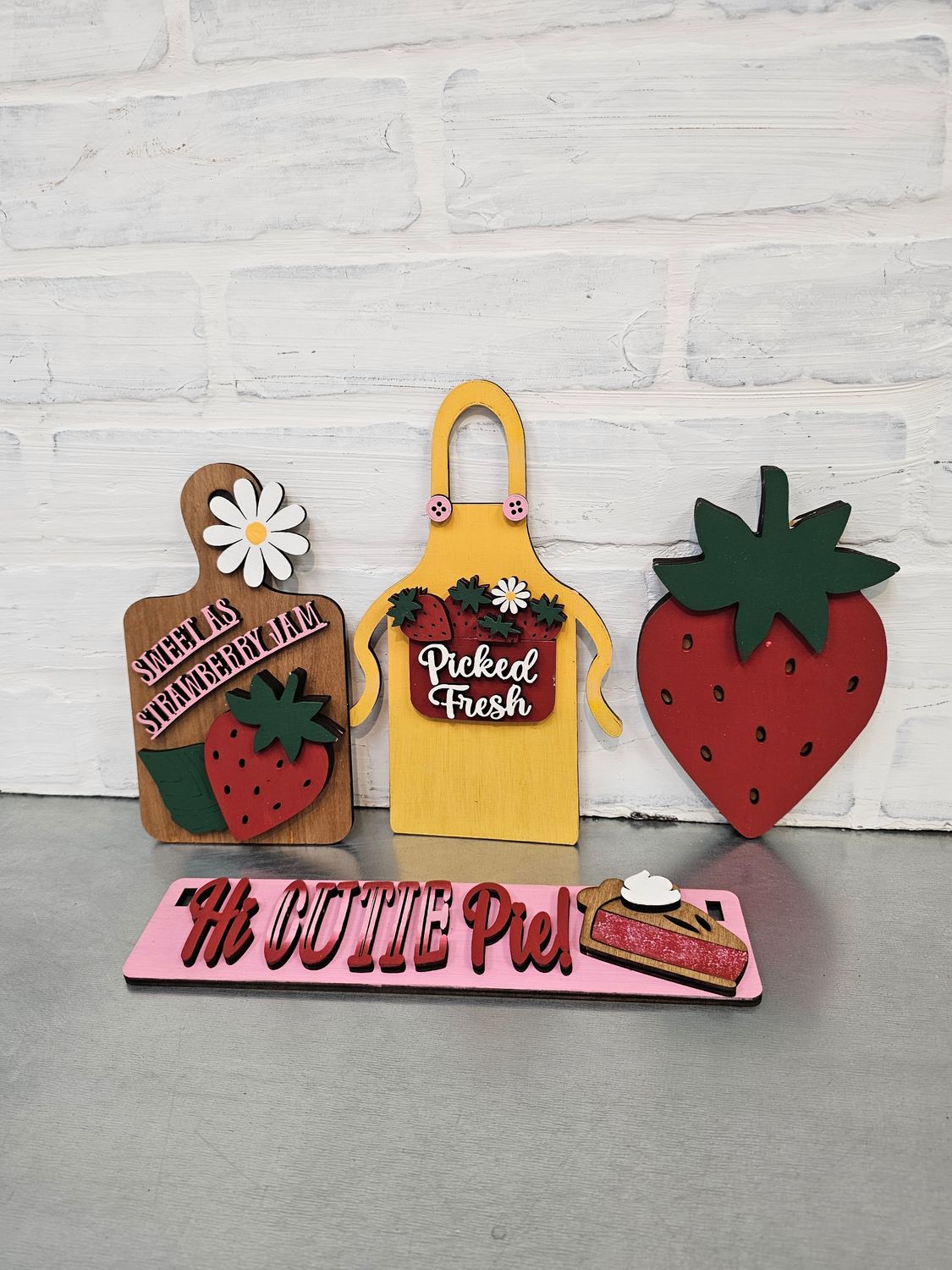 WAGON STRAWBERRY SET