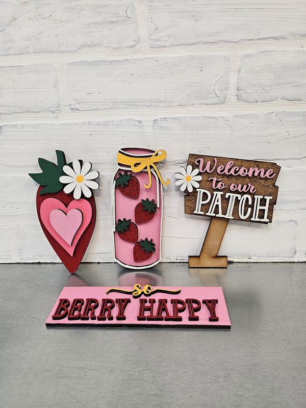 INTERCHANGEABLE HOLIDAY CIRCLE-STRAWBERRY SET (NO POST OR CIRCLE)