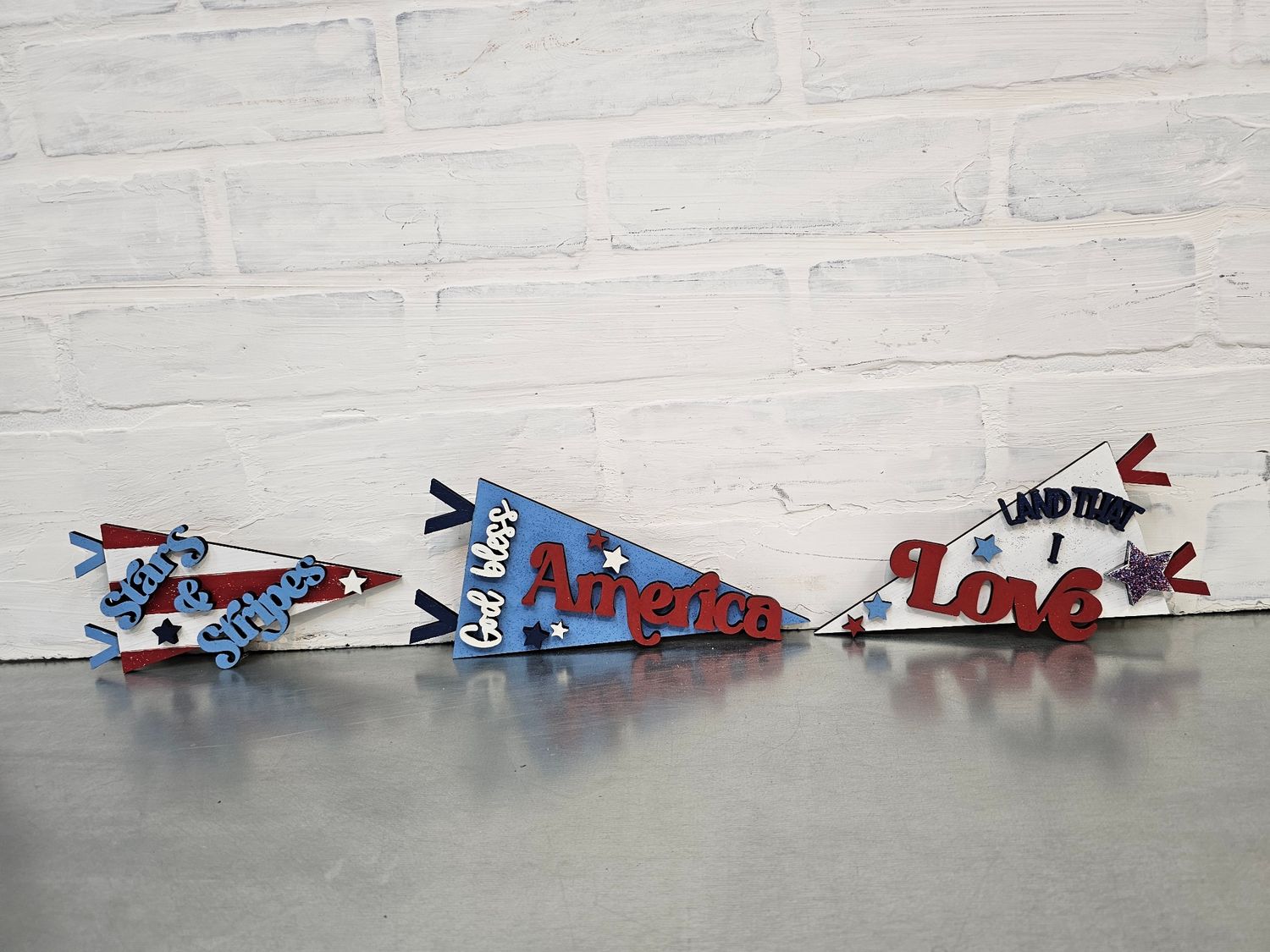 CHANGEABLE PENNANT STAND-PATRIOTIC SET ( NO STANDS)