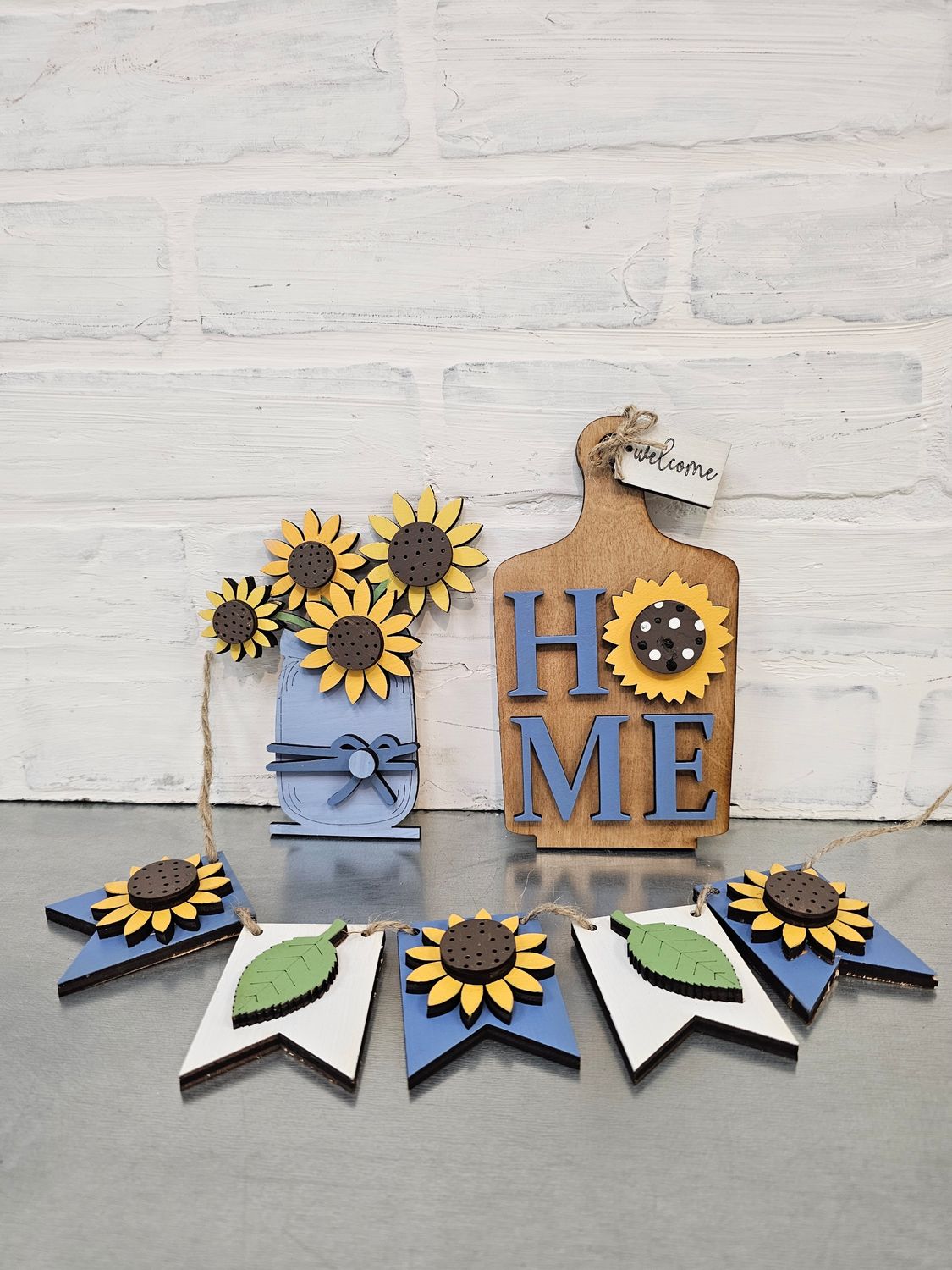 CHAIR DISPLAY- SUNFLOWER SET ( NO CHAIR)