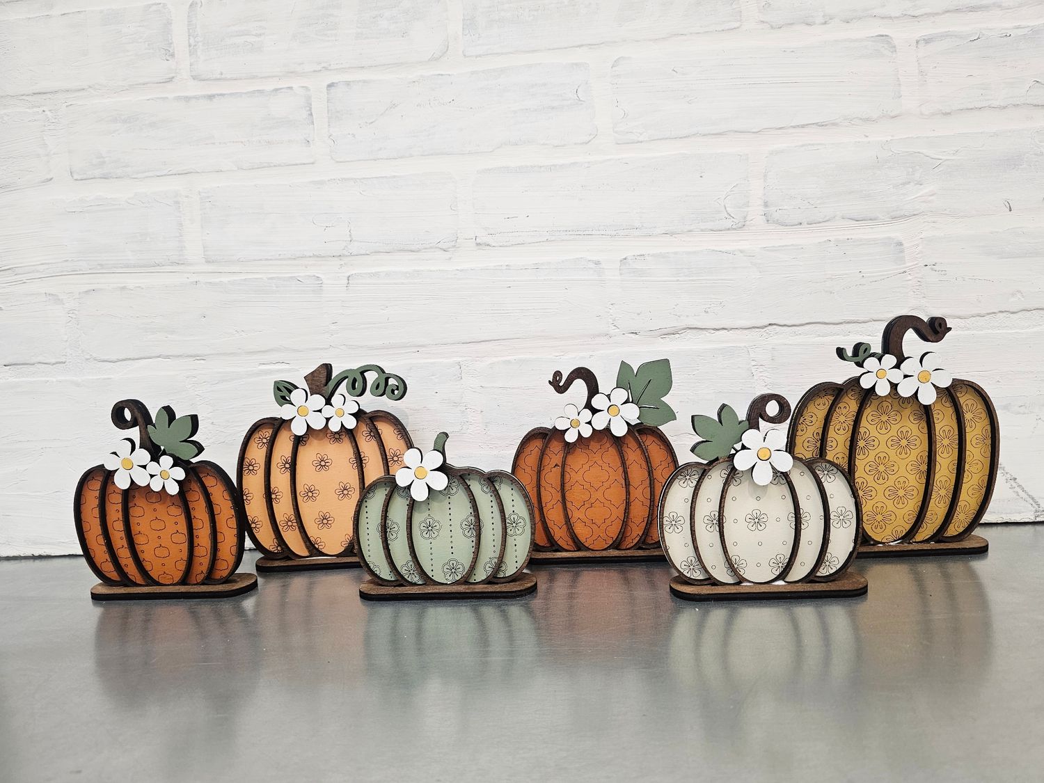 SET OF 6 MINI PUMPKINS  (Approx. 6&quot;)