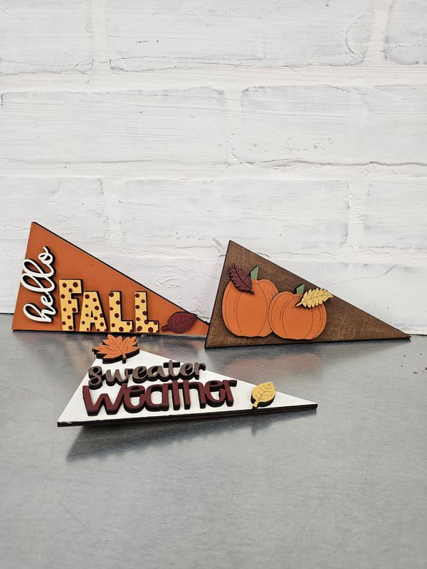 CHANGEABLE PENNANT STANDS-FALL SET ( NO STANDS)