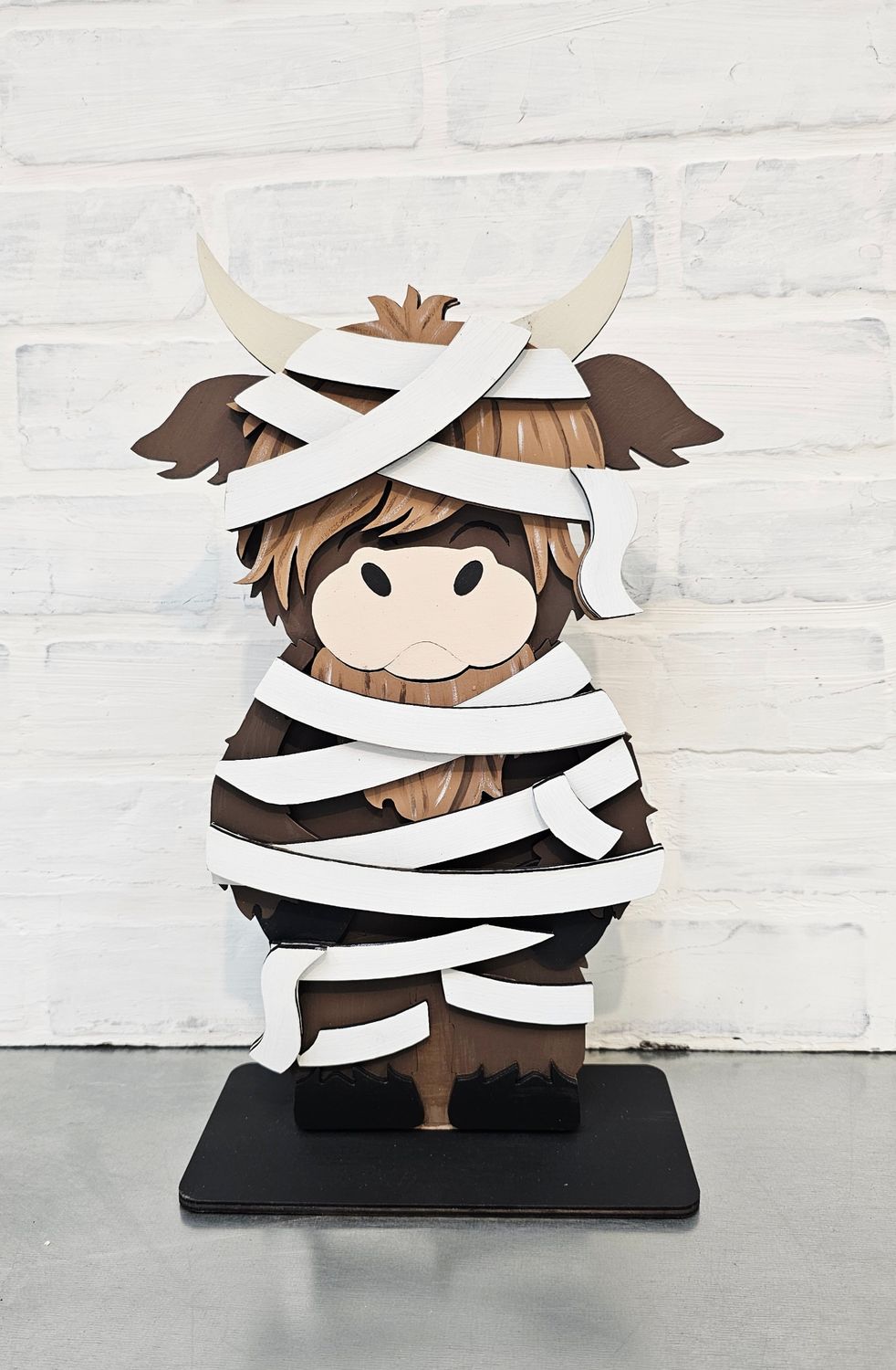 STANDING MUMMY HIGHLAND COW