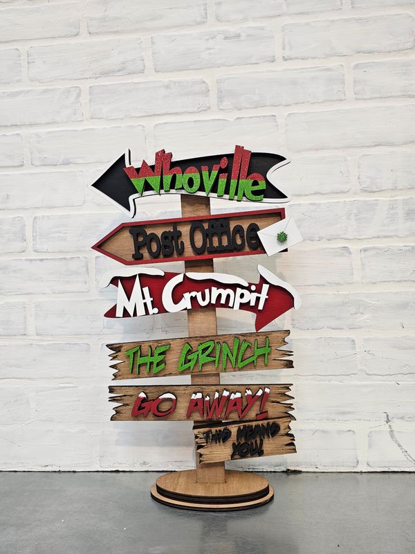 STANDING GRINCH ARROWS POST