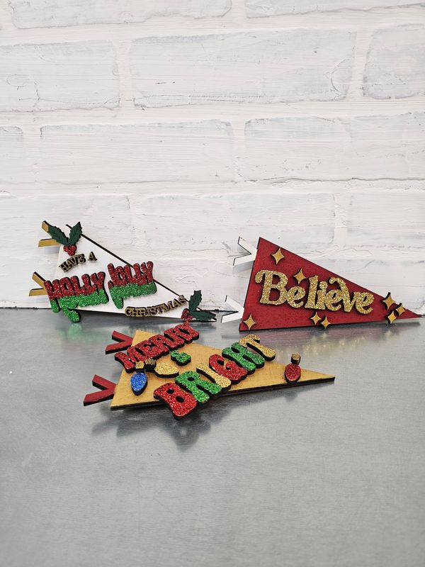 CHANGEABLE PENNANT STANDS-CHRISTMAS SET( NO STANDS)