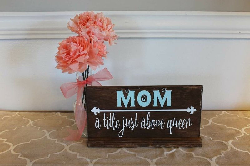 TITLE ABOVE QUEEN(7 x 12")-L*