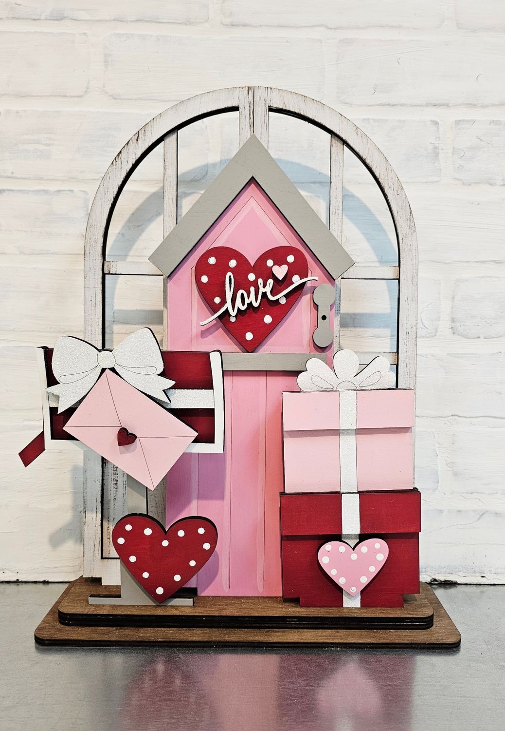 CHANGEABLE WINDOW WITH CHOSEN SET (17" tall)