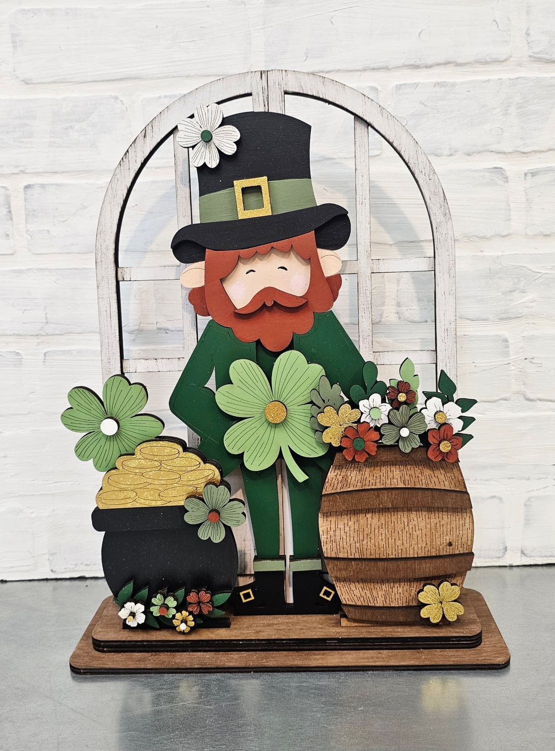 CHANGEABLE WINDOW WITH CHOSEN SET (17" tall)