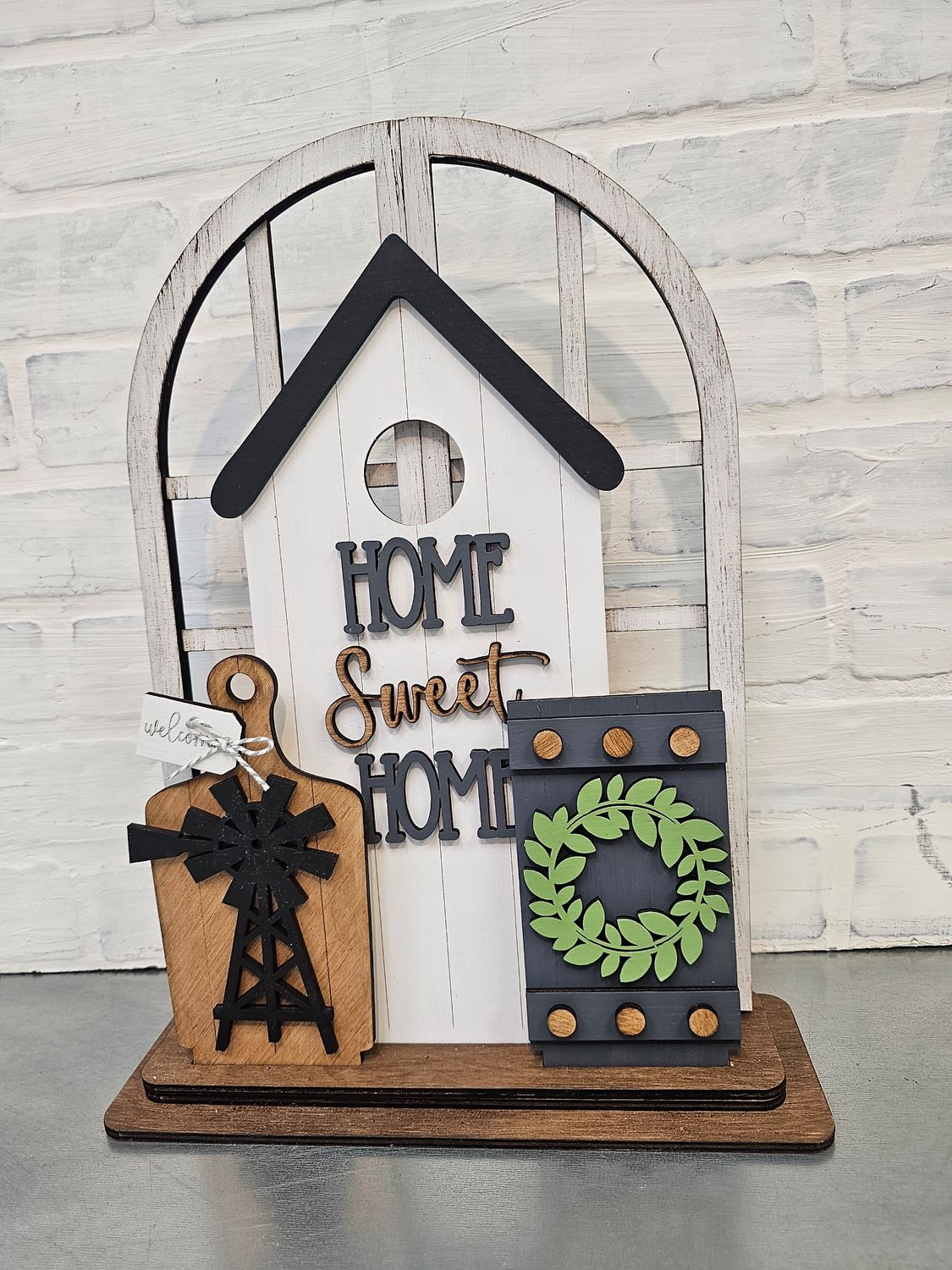 CHANGEABLE WINDOW WITH CHOSEN SET (17" tall)