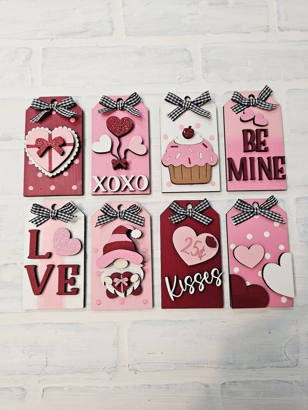 SET OF 8 VALENTINES TAGS/ORNAMENTS