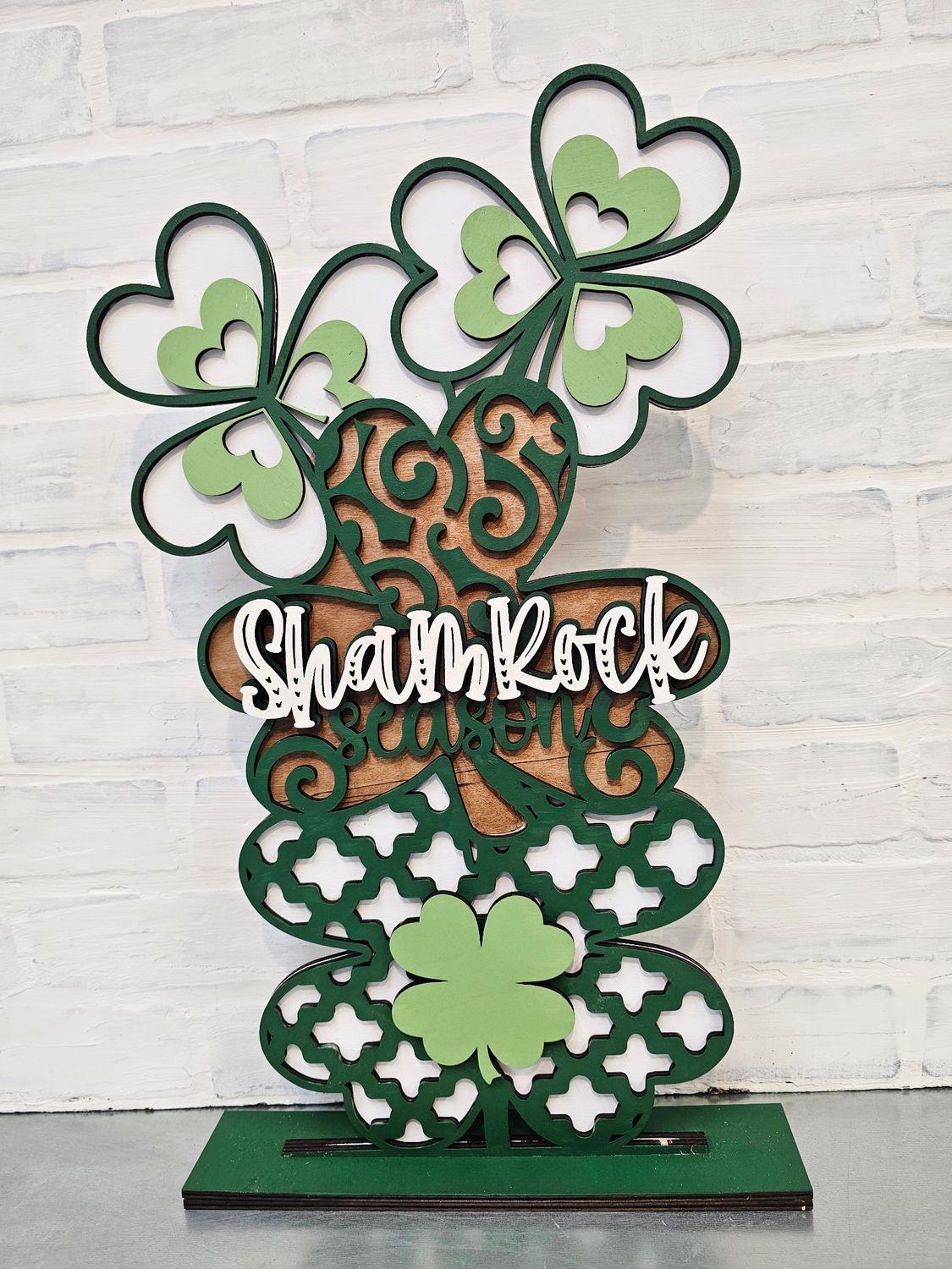 STANDING SHAMROCK SEASON