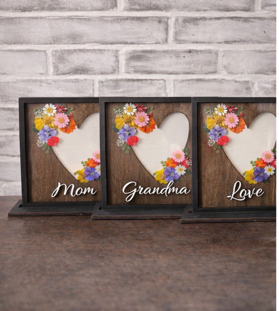 PRESSED PETALS BLOOMING HEART WORKSHOP  (Apr. 25th 7pm)