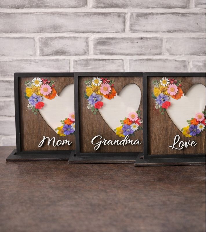 PRESSED PETALS BLOOMING HEART WORKSHOP  (Apr. 25th 7pm)