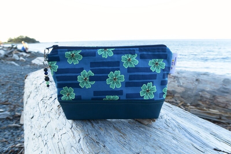 Large Cork Carry Blue Floral