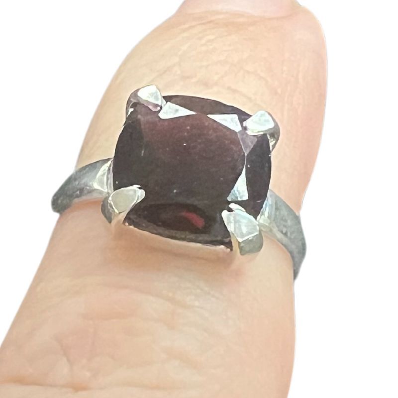 Garnet Ring Sz 7