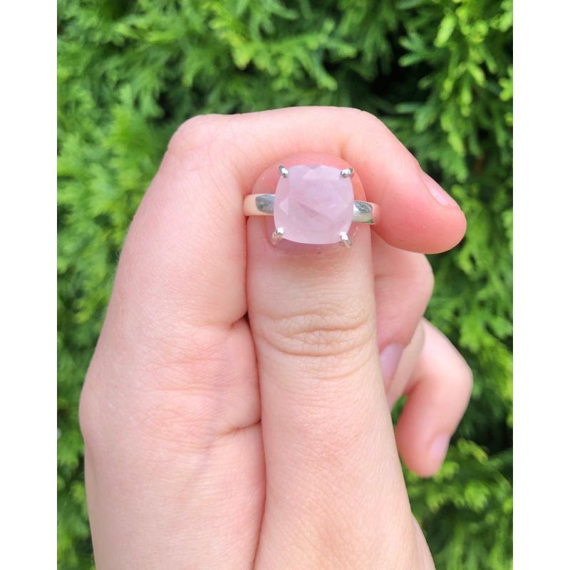 Rose Quartz Square Faceted Size 7