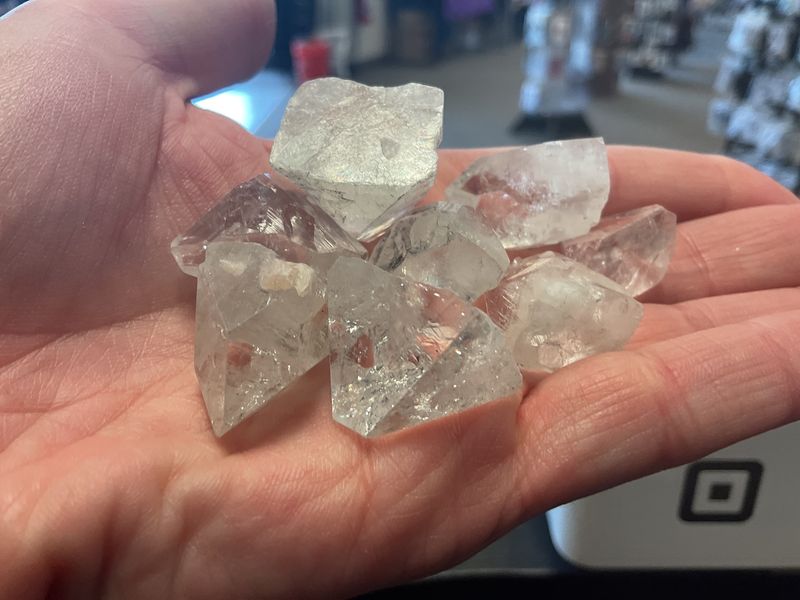 Apophyllite Raw Lg