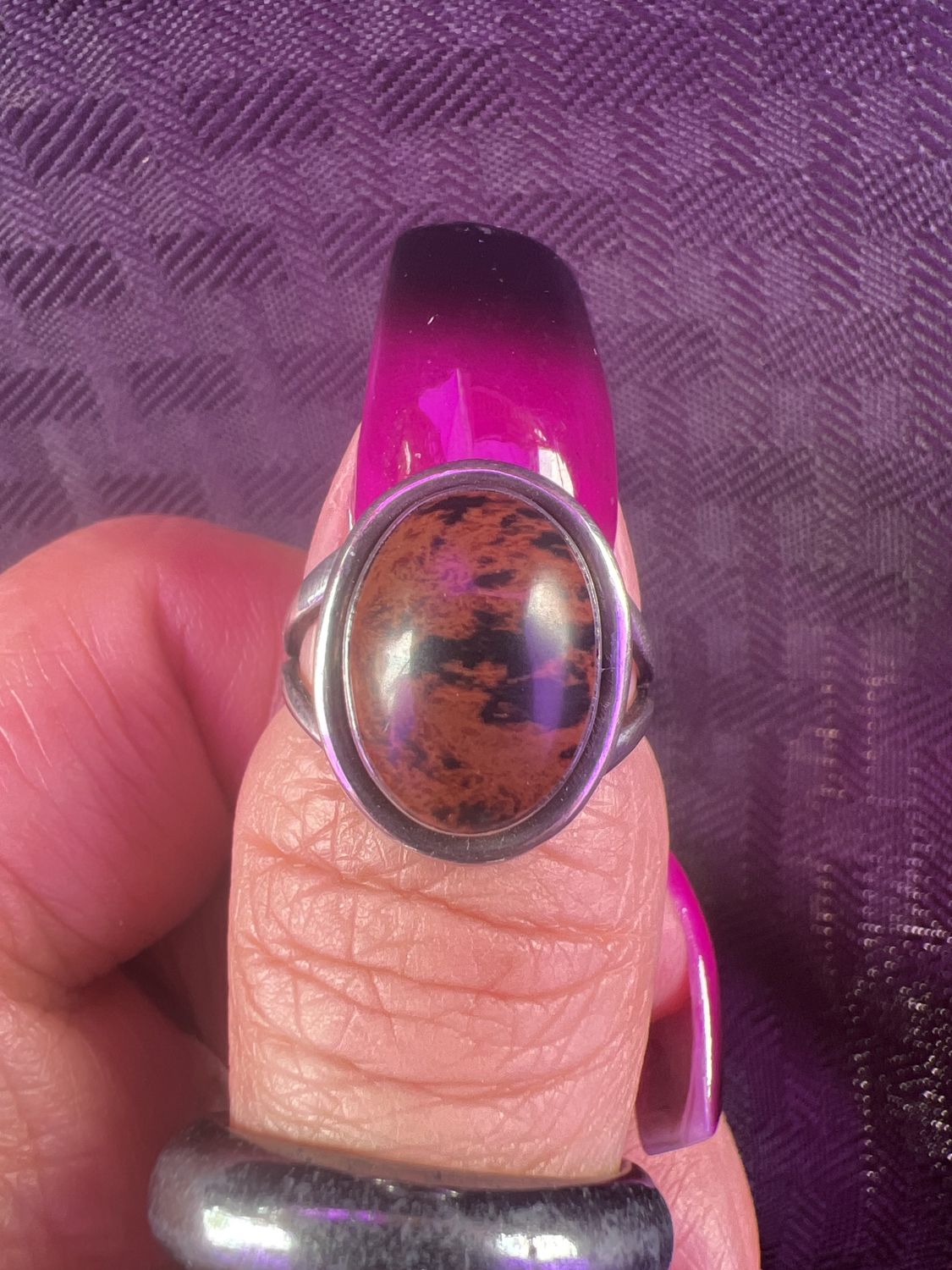 Mahogany Oval Aterling Sz 7