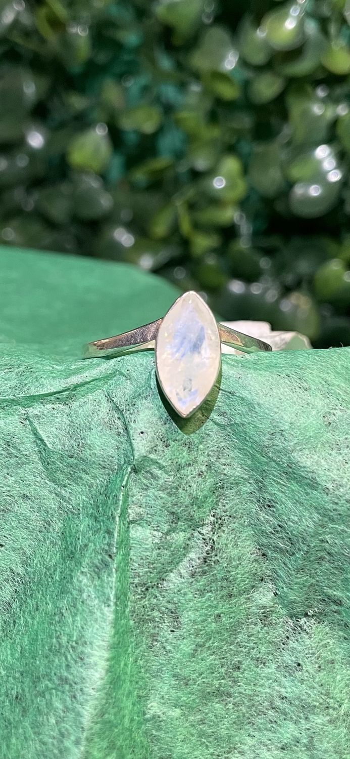 Moonstone Marquise Sz9