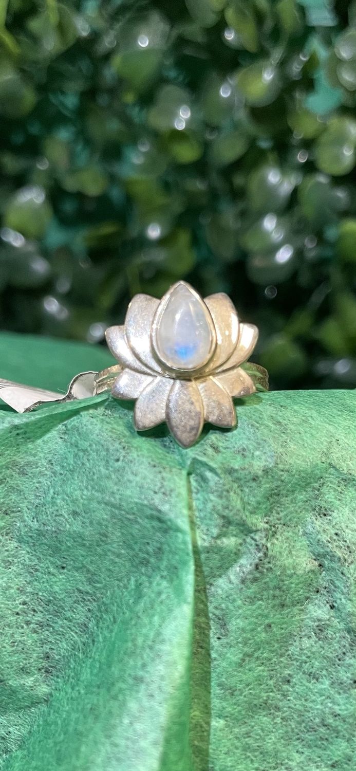 Moonstone Lotus Ring Sz 6