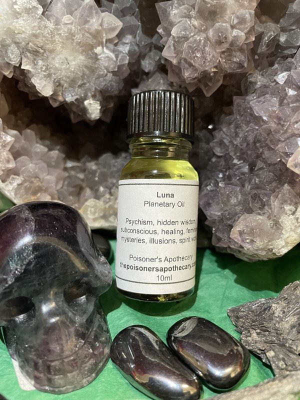 Luna Planetary Oil