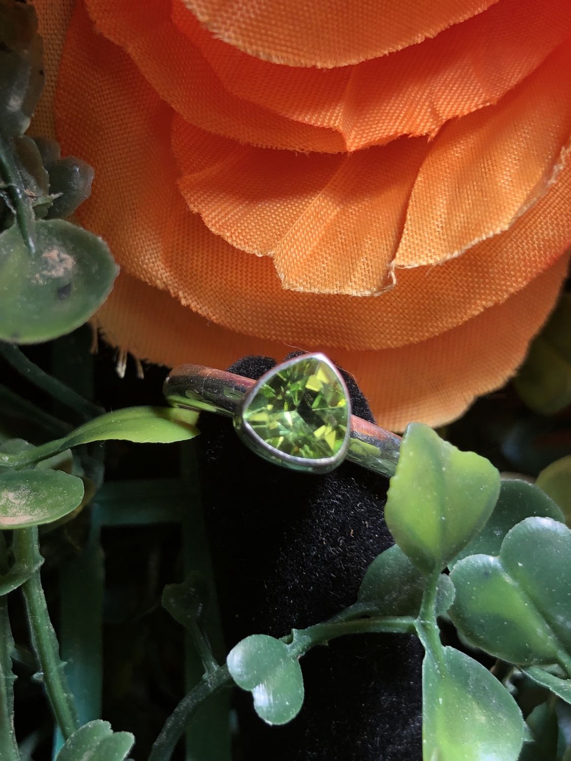 Peridot Triangle Ring sz 6