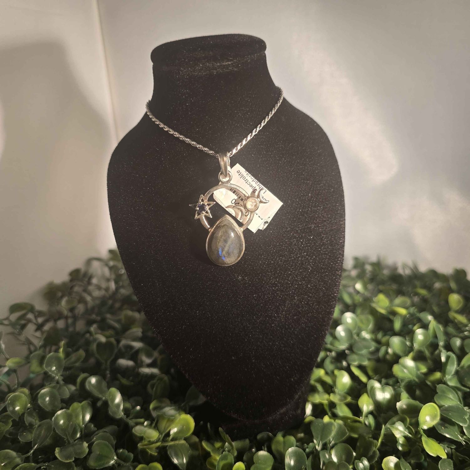 Desi Spectrolite Labradorite Pendant