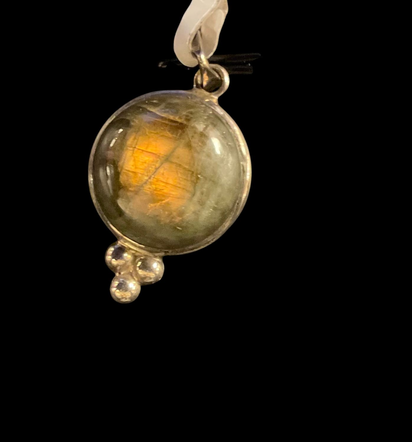 Round Spectrolite Pendant