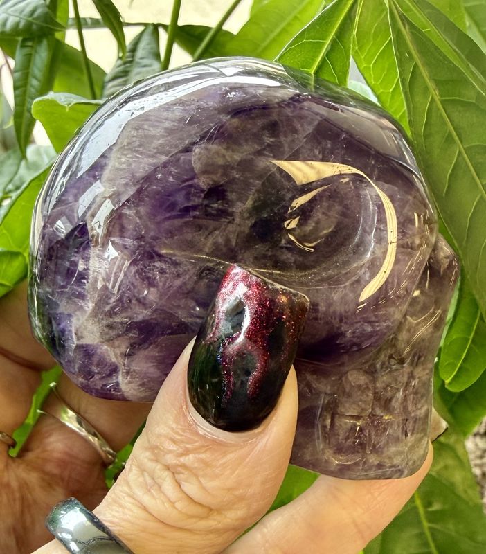 Medium Amethyst Skull