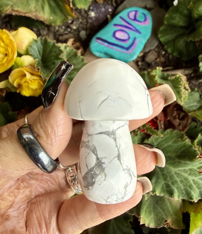 Howlite Mushroom