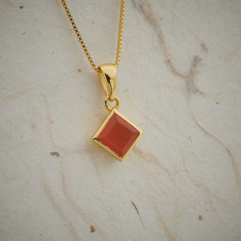 Carnelian Faceted Everyday Gold Pendant