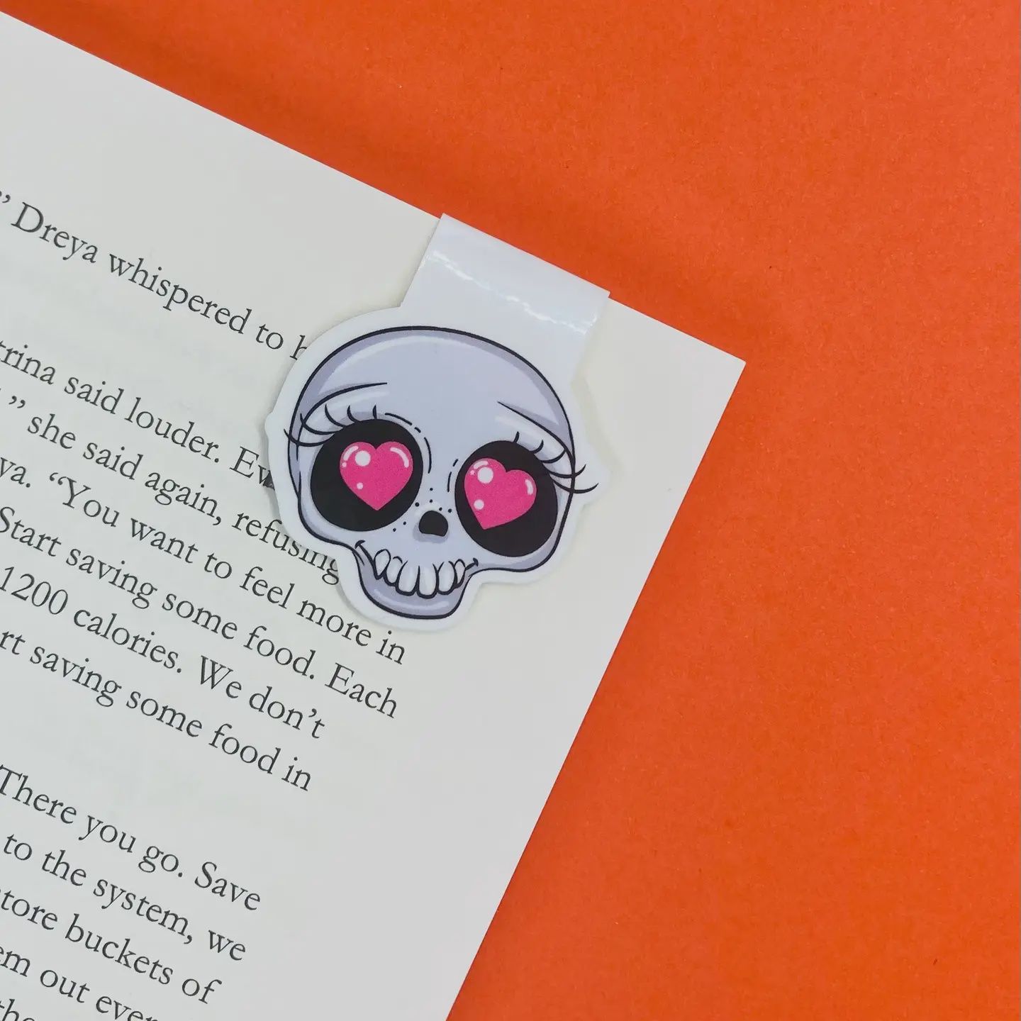 Heart Eyes Skull Magnetc Bookmark