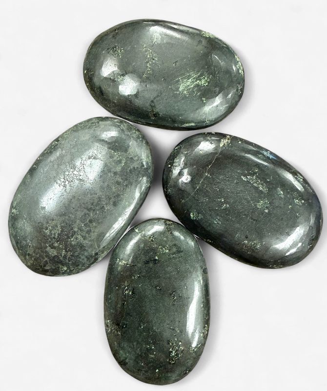 Chrome Diopside Palmstone