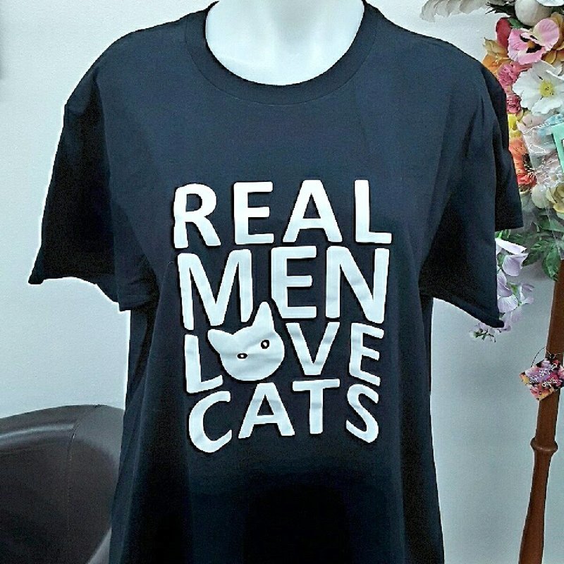 Real Men Love Cats T-Shirt