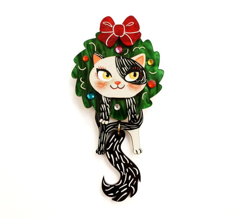 Cat in Christmas Wreath Brooch by Laliblue