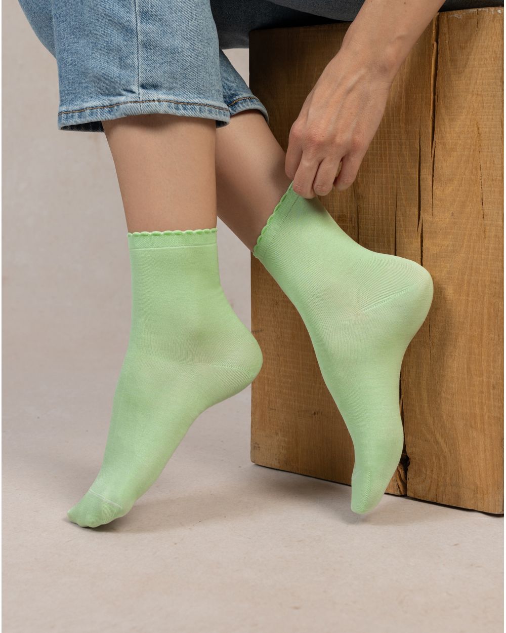 Cotton Ankle Socks with Scalloped Band