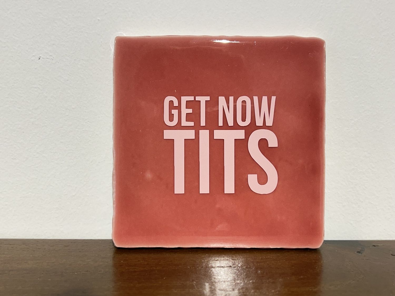 Tegel Cerise Roze - Get Now Tits