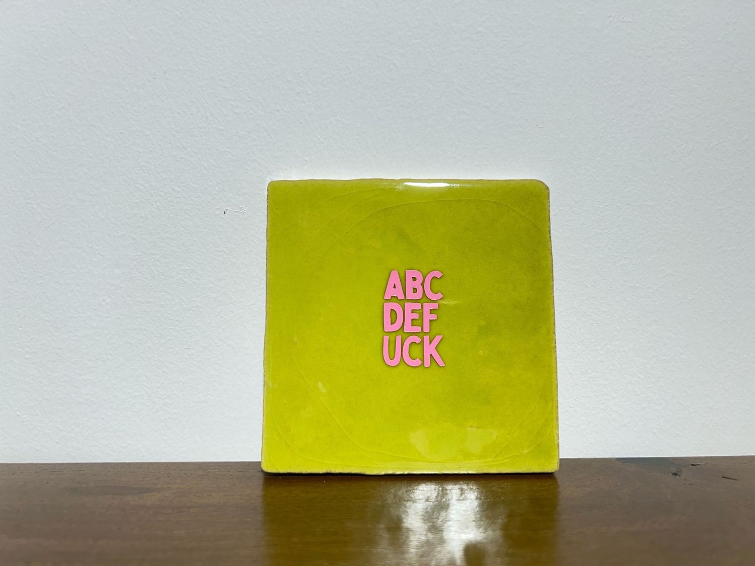 Tegel ABC - Kermit/Roze