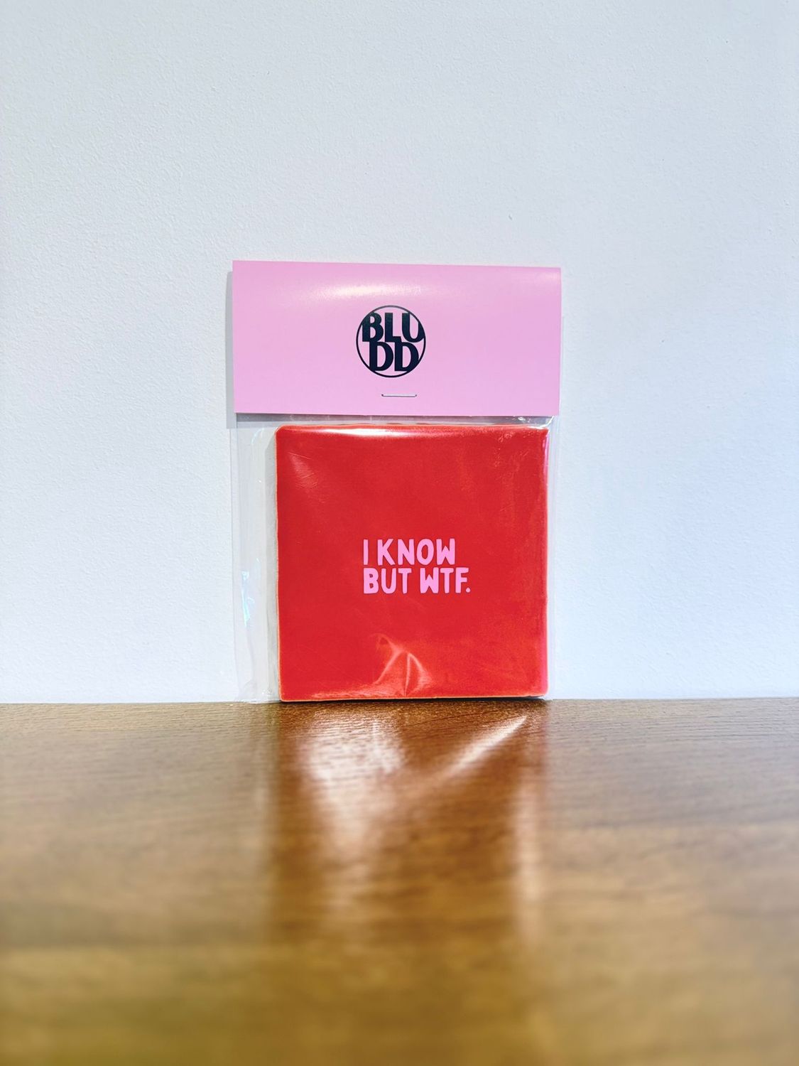 Tegel I Know But WTF - Rood/Roze