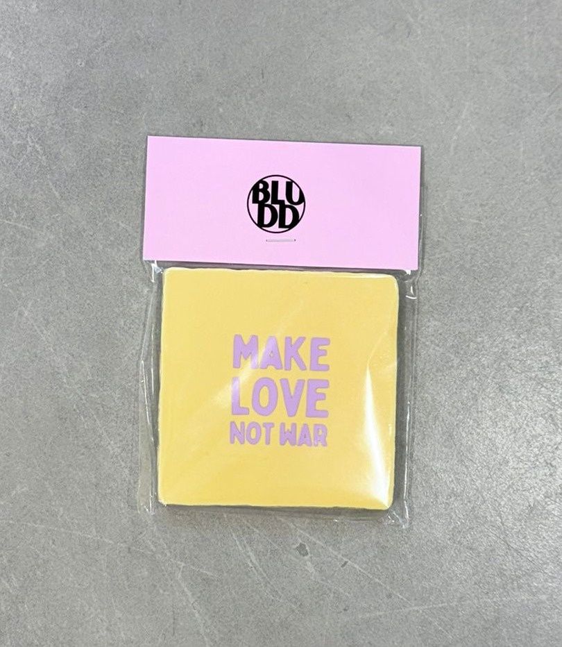 Tegel Make Love Not War - Geel/Lila