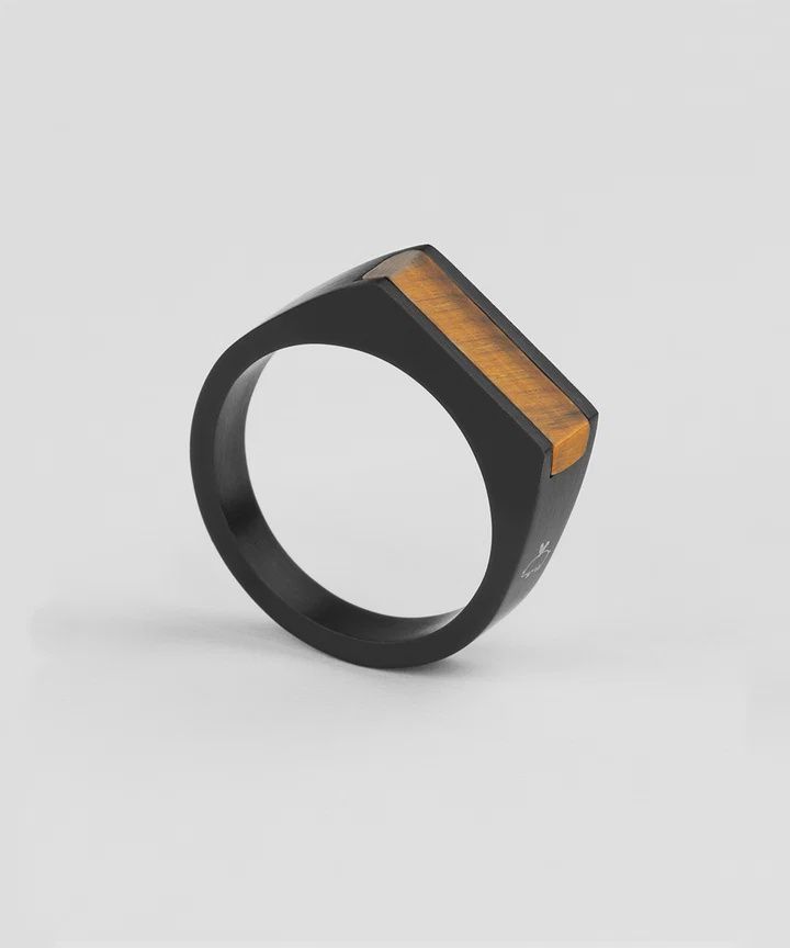 S02-271739-66 | Signet Ring 7mm Tiger Eye