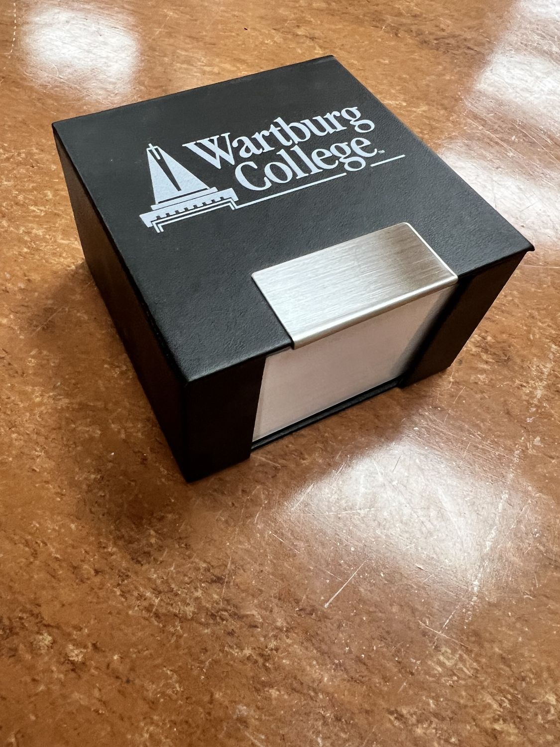 Memo cube holder