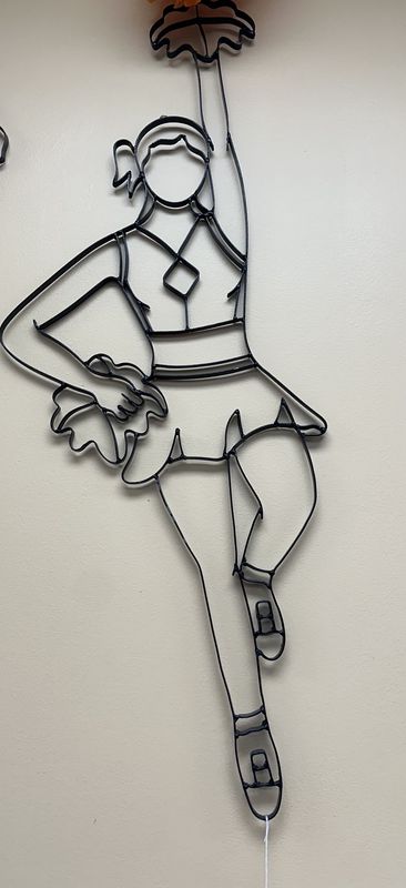 IRON WALL ART, CHEERLEADER
