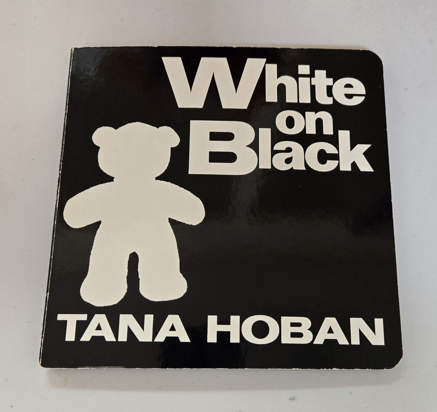 HOBAN / WHITE ON BLACK